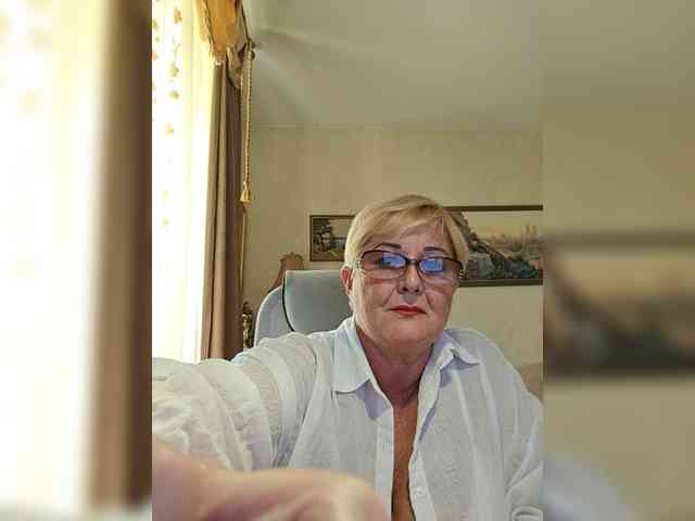 KarinkaSweet webcam
