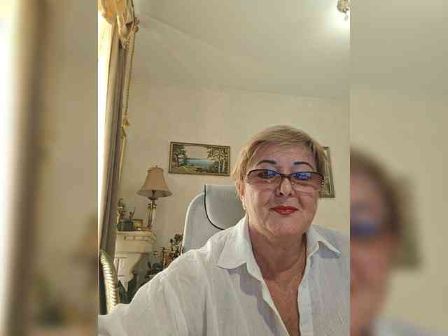KarinkaSweet webcam