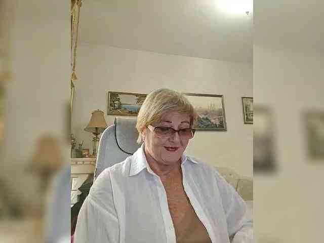 KarinkaSweet webcam