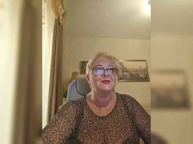 KarinkaSweet webcam