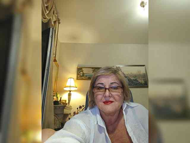 KarinkaSweet webcam