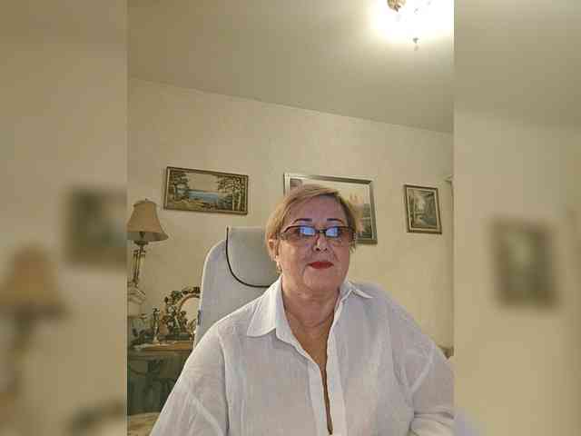 KarinkaSweet webcam