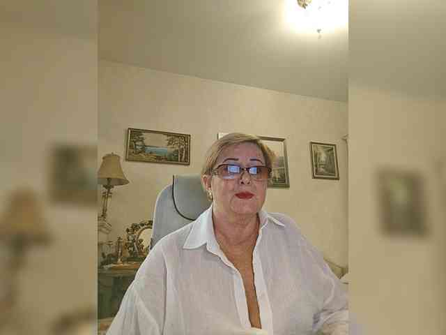 KarinkaSweet webcam