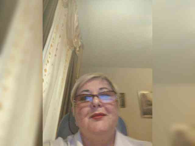 KarinkaSweet webcam