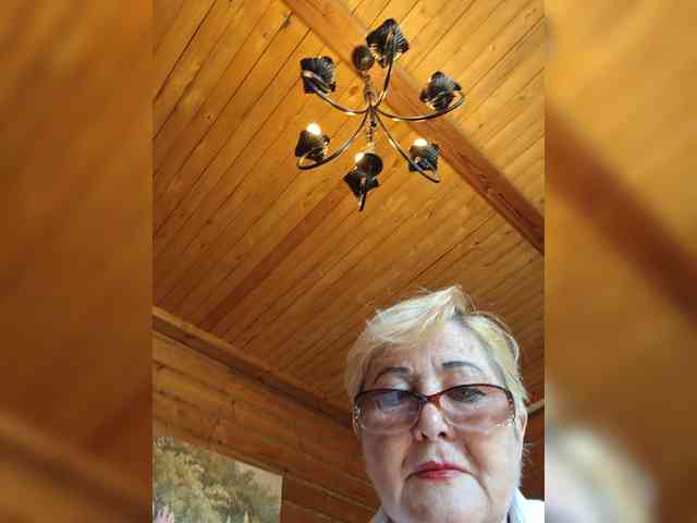 KarinkaSweet webcam