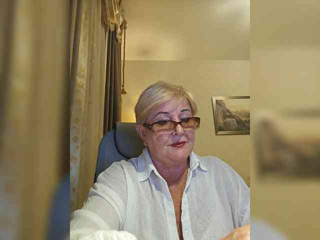 KarinkaSweet webcam