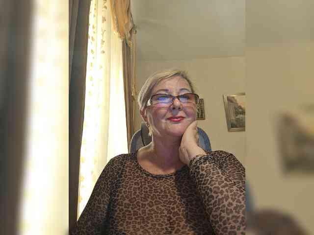KarinkaSweet webcam