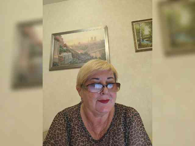 KarinkaSweet webcam