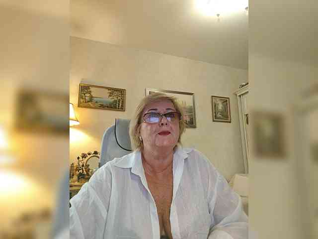 KarinkaSweet webcam
