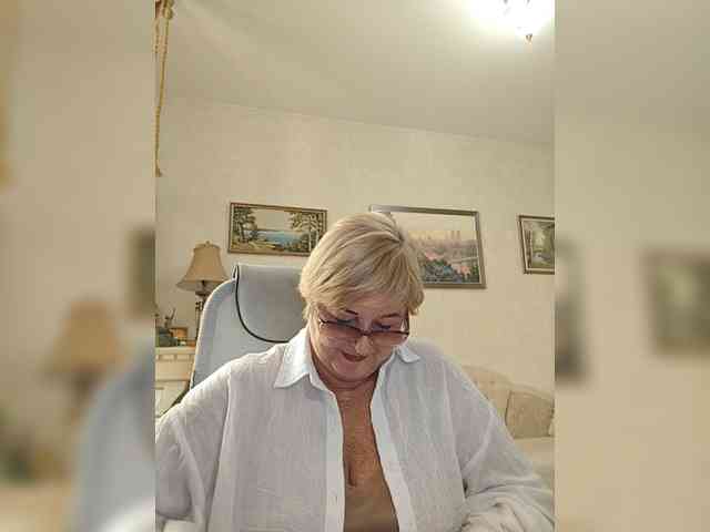 KarinkaSweet webcam