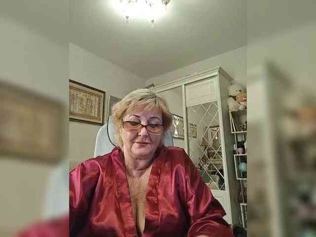 KarinkaSweet webcam