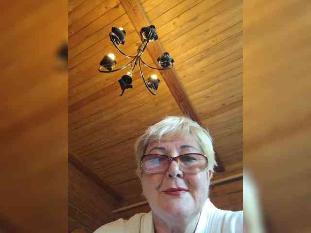 KarinkaSweet webcam