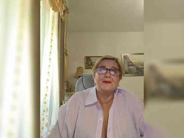 KarinkaSweet webcam