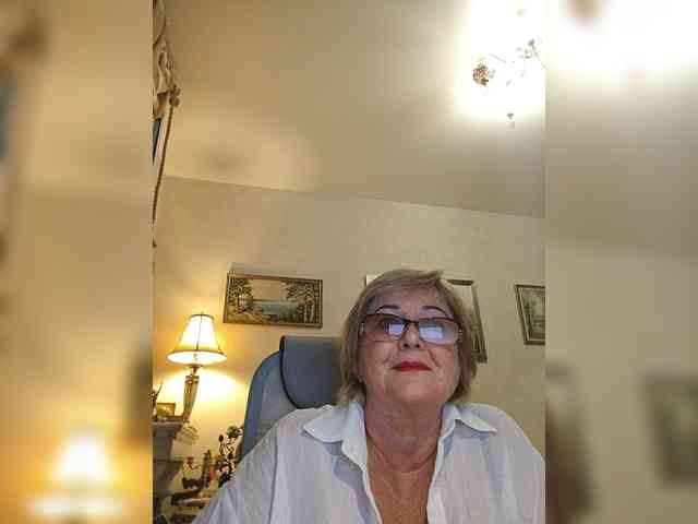 KarinkaSweet webcam