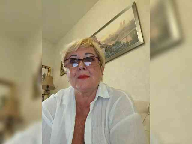 KarinkaSweet webcam