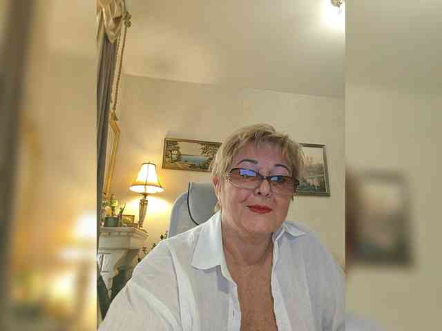 KarinkaSweet webcam