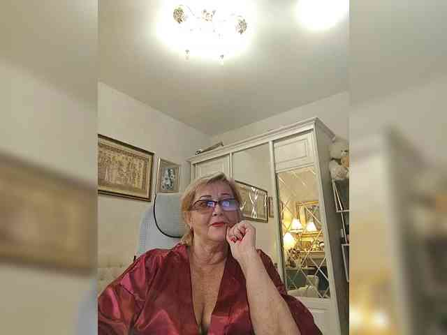 KarinkaSweet webcam