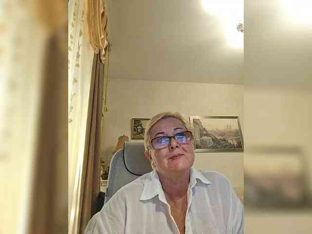 KarinkaSweet webcam