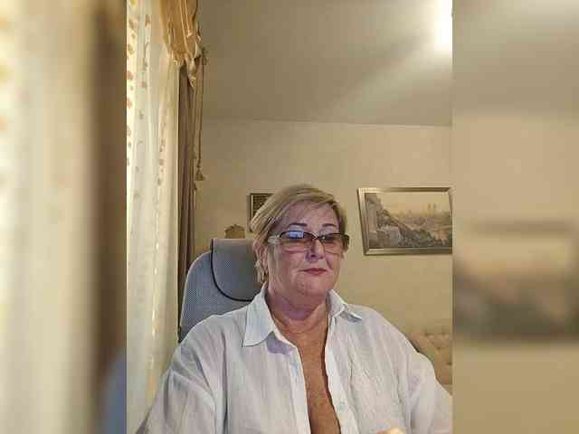 KarinkaSweet webcam