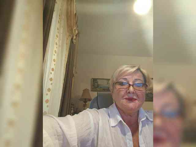 KarinkaSweet webcam