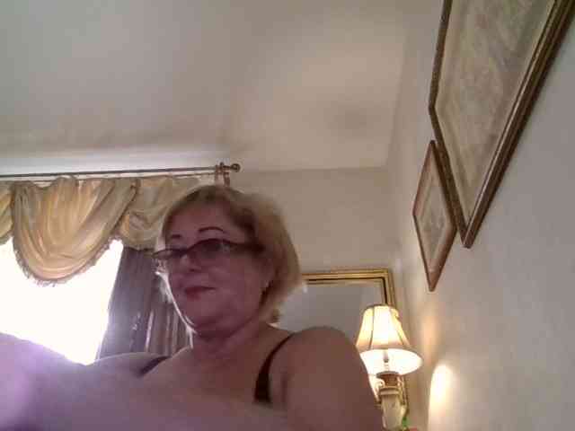 KarinkaSweet webcam