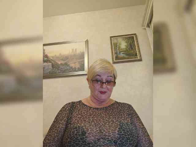 KarinkaSweet webcam