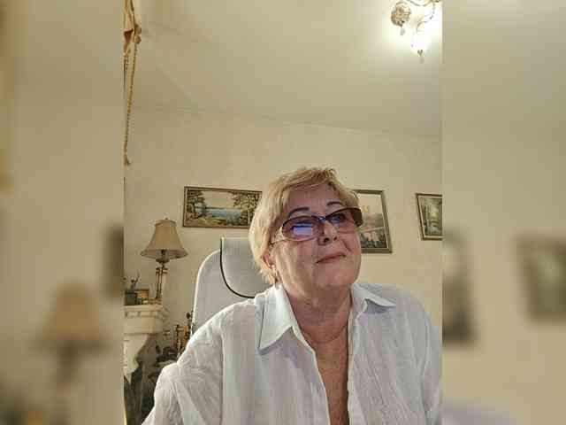KarinkaSweet webcam