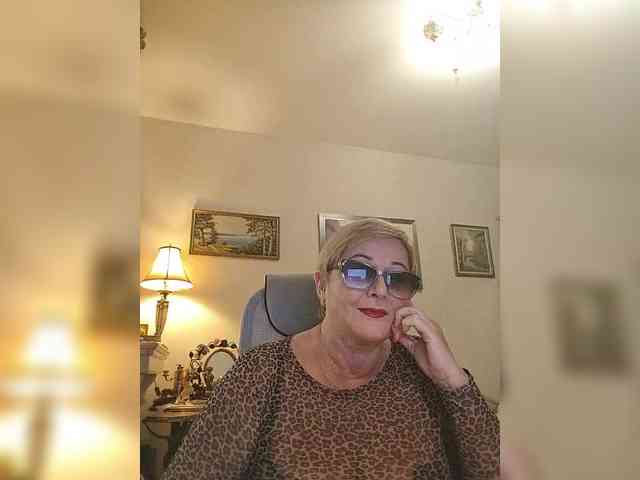 KarinkaSweet webcam