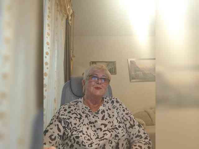 KarinkaSweet webcam