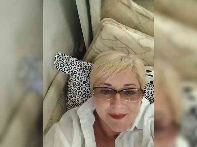 KarinkaSweet webcam