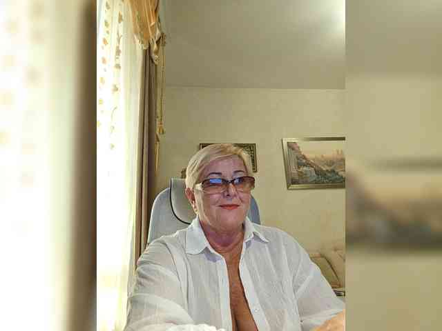KarinkaSweet webcam