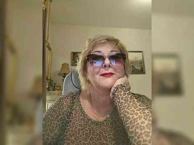 KarinkaSweet webcam