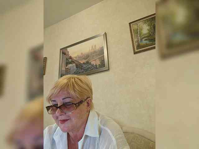 KarinkaSweet webcam
