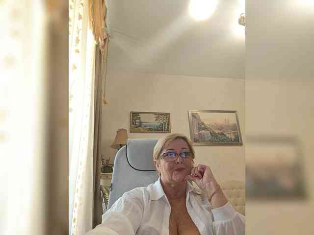 KarinkaSweet webcam