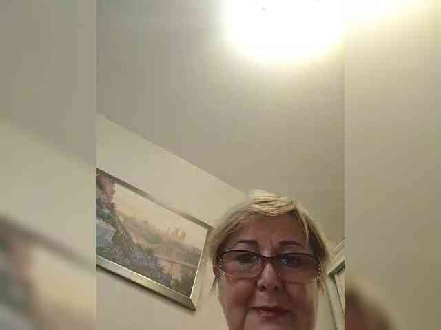KarinkaSweet webcam