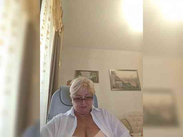 KarinkaSweet webcam