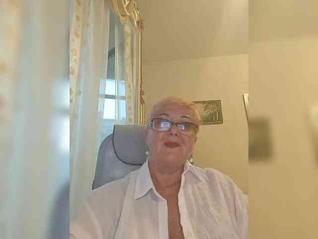 KarinkaSweet webcam