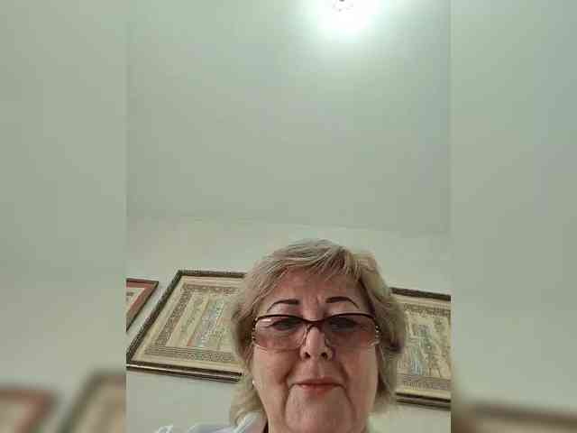 KarinkaSweet webcam