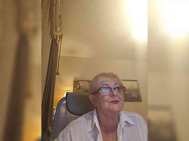 KarinkaSweet webcam