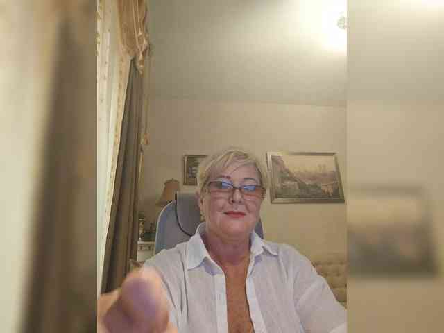 KarinkaSweet webcam