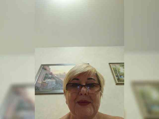KarinkaSweet webcam