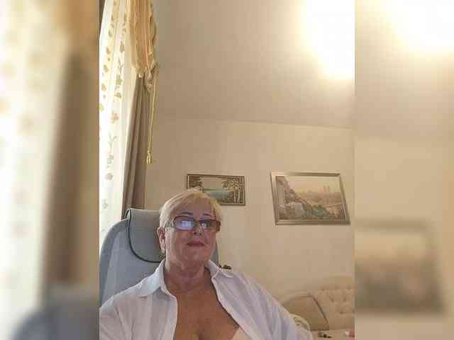 KarinkaSweet webcam