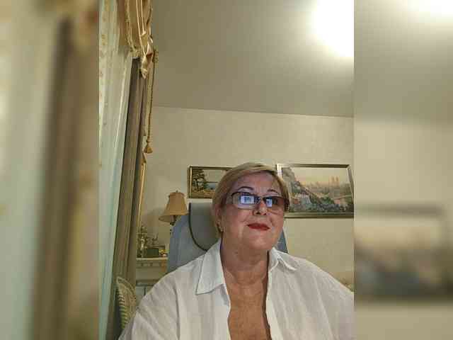 KarinkaSweet webcam