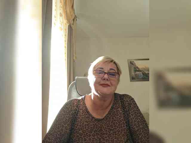KarinkaSweet webcam