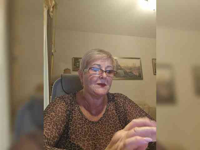 KarinkaSweet webcam