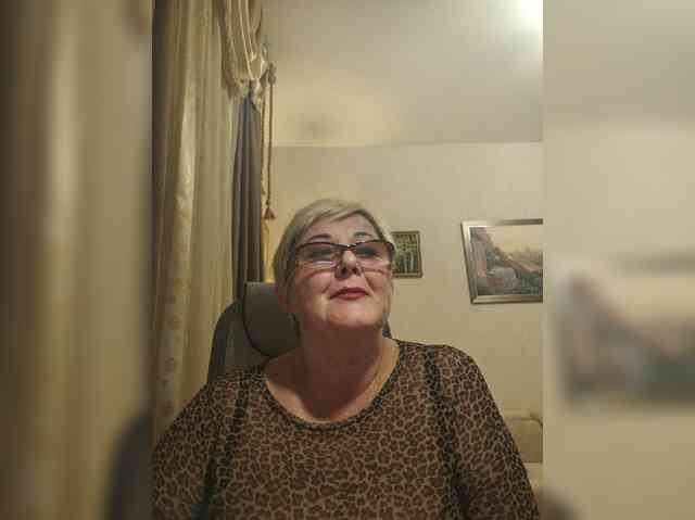 KarinkaSweet webcam