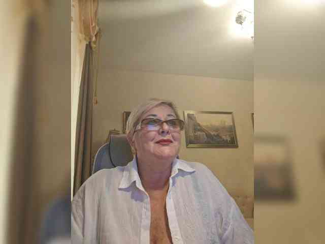 KarinkaSweet webcam