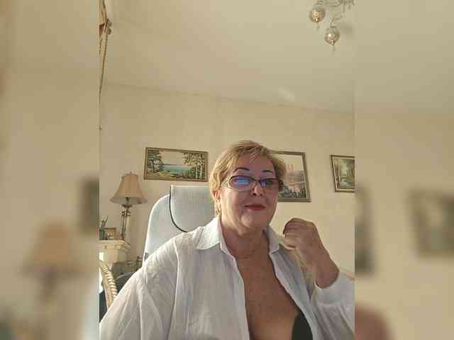 KarinkaSweet webcam