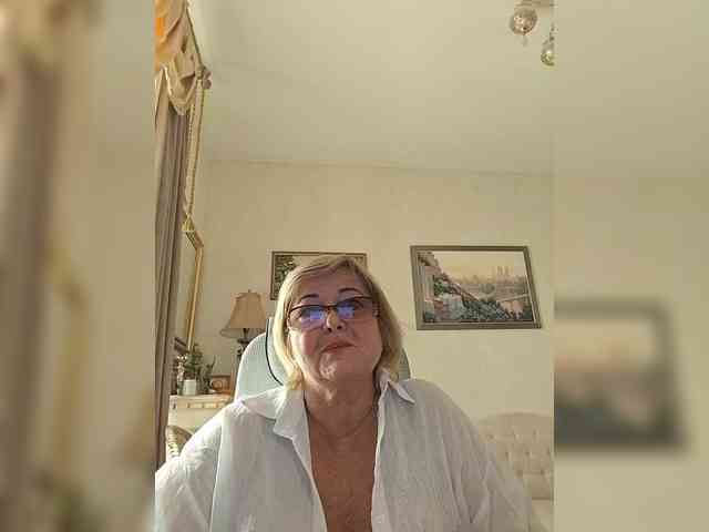 KarinkaSweet webcam