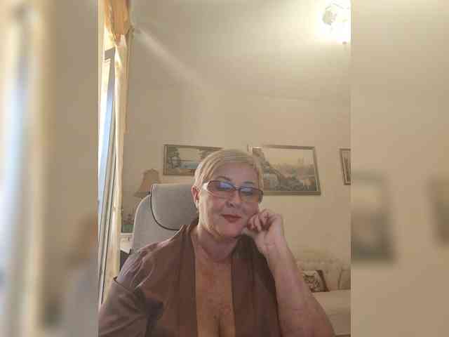 KarinkaSweet webcam